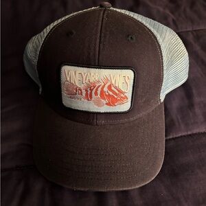 Vineyard Vines Retro Fish Graphic Patch Trucker Hat Blue Fishing Cap Snapback